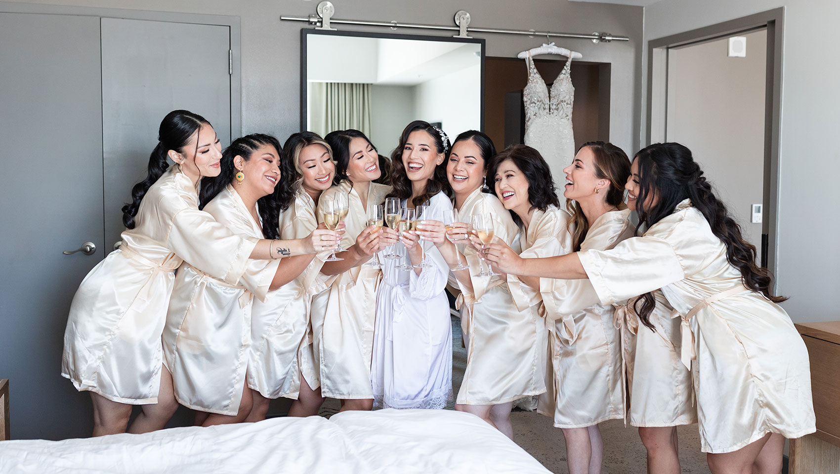 Bride and bridesmaids in sawyer guestroom